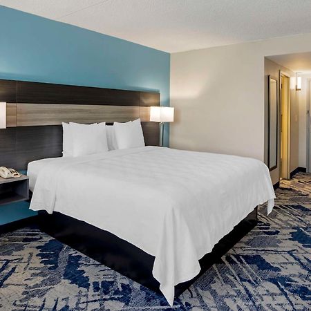 Best Western Rutgers University Hotel Ист Брънсуик Екстериор снимка