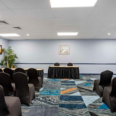 Best Western Rutgers University Hotel Ист Брънсуик Екстериор снимка
