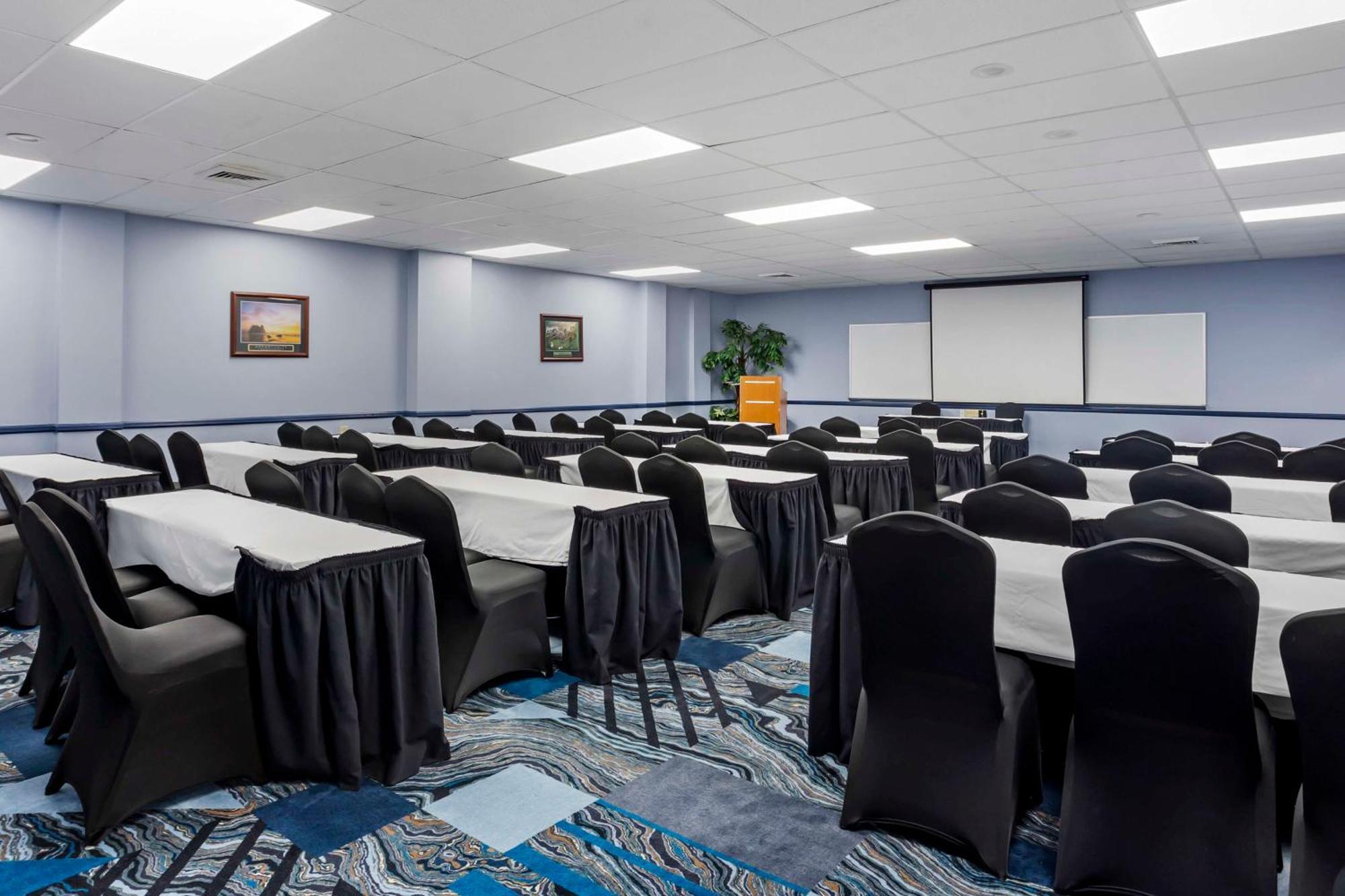 Best Western Rutgers University Hotel Ист Брънсуик Екстериор снимка