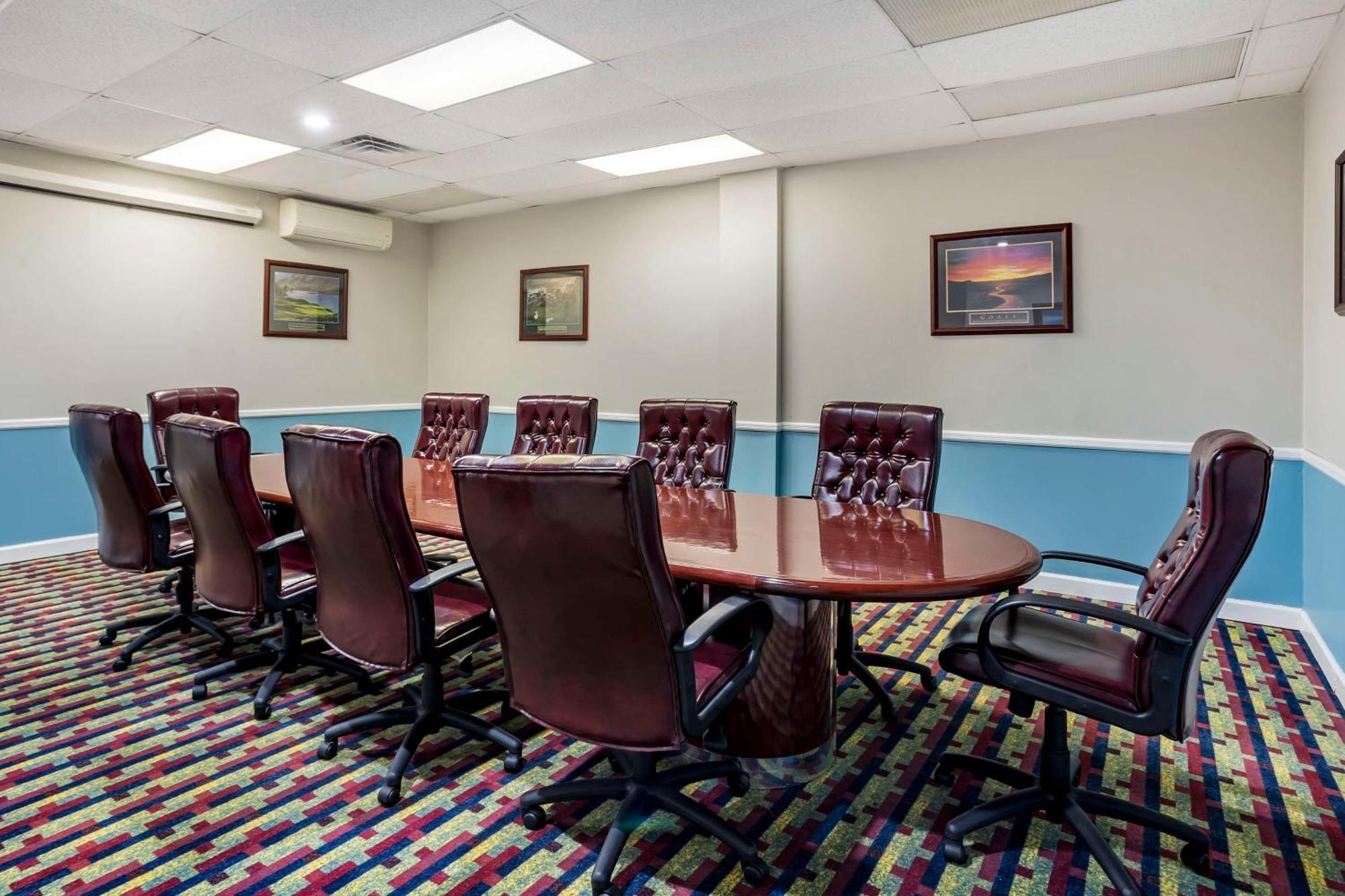 Best Western Rutgers University Hotel Ист Брънсуик Екстериор снимка