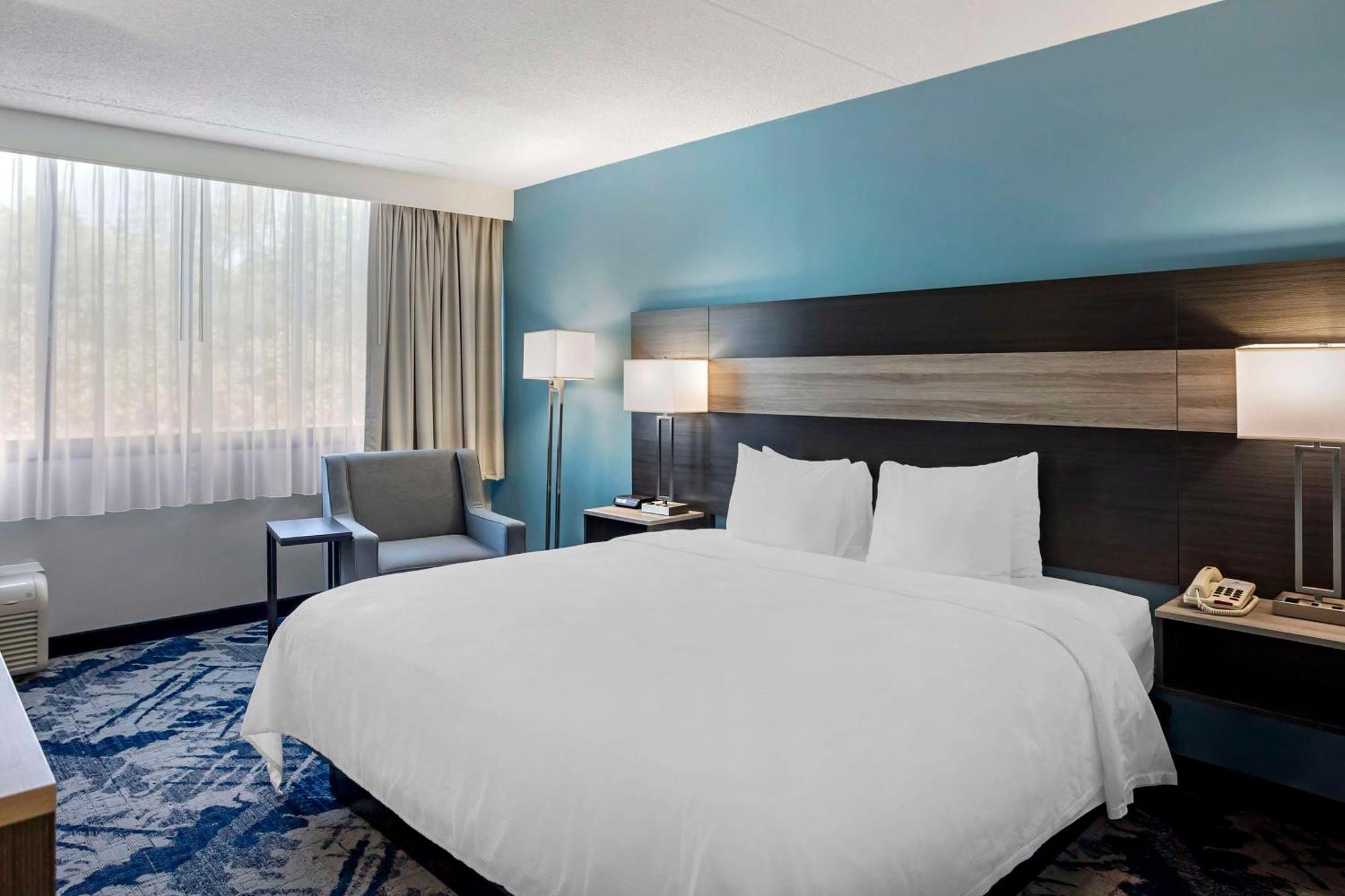 Best Western Rutgers University Hotel Ист Брънсуик Екстериор снимка