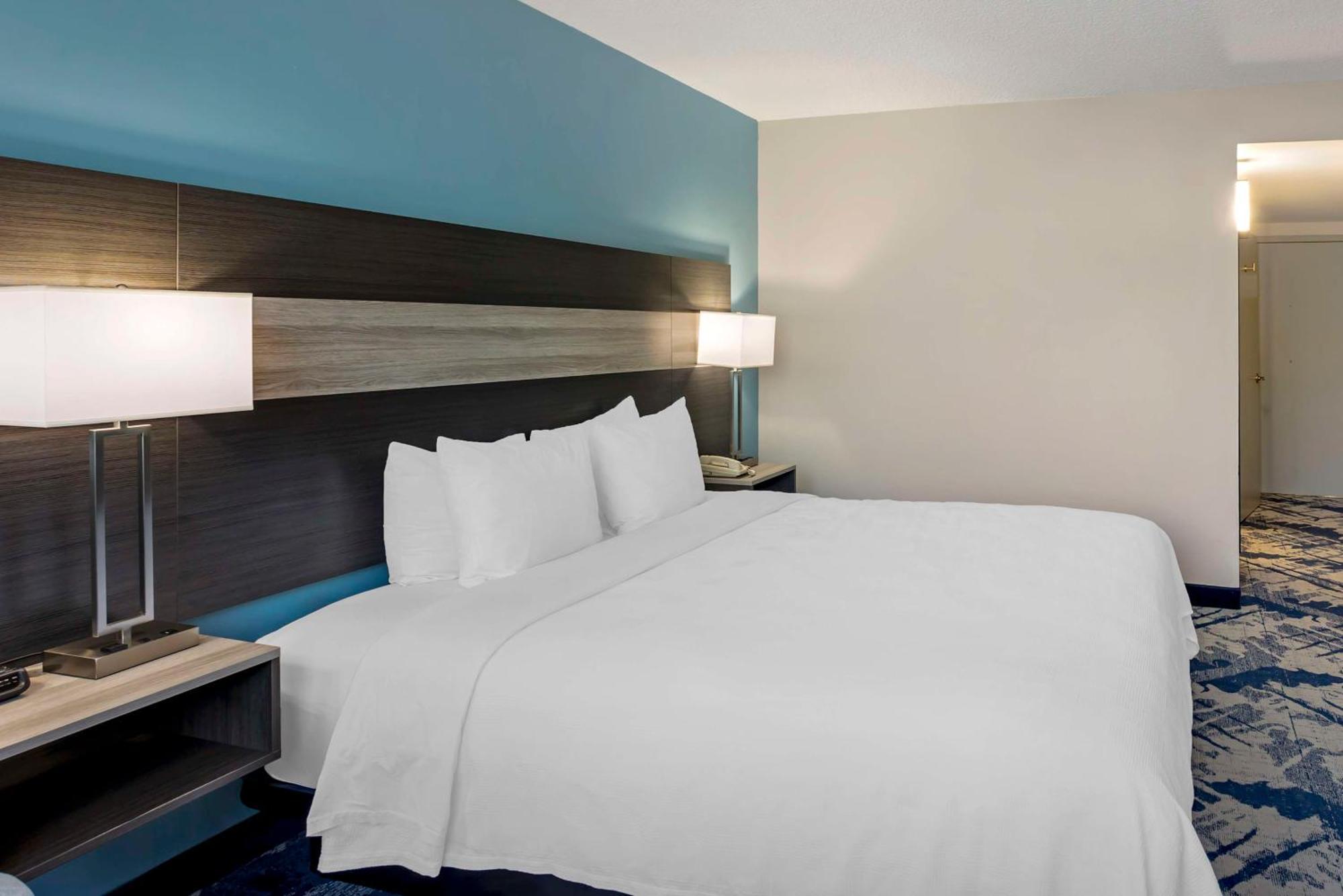 Best Western Rutgers University Hotel Ист Брънсуик Екстериор снимка
