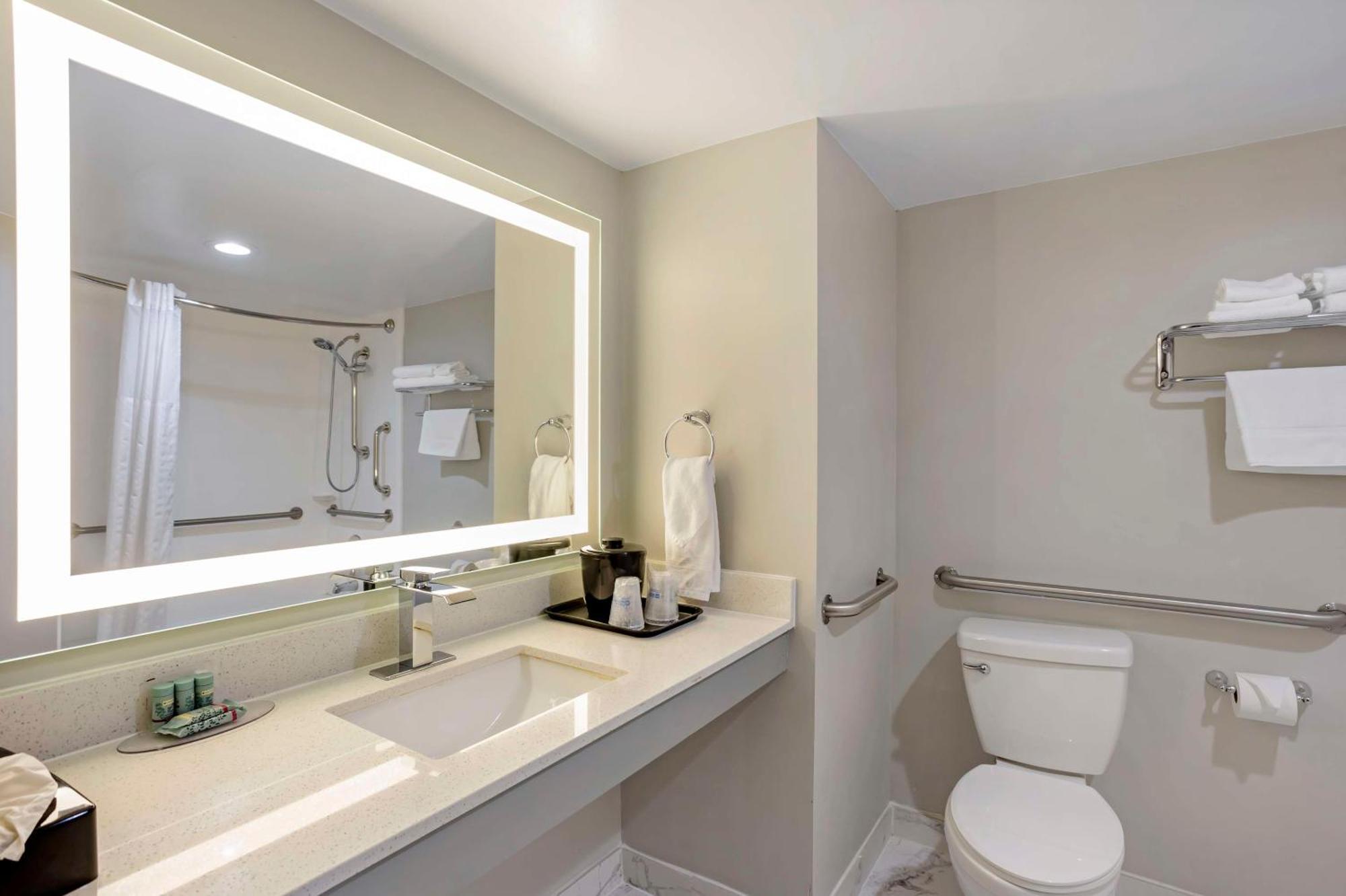 Best Western Rutgers University Hotel Ист Брънсуик Екстериор снимка