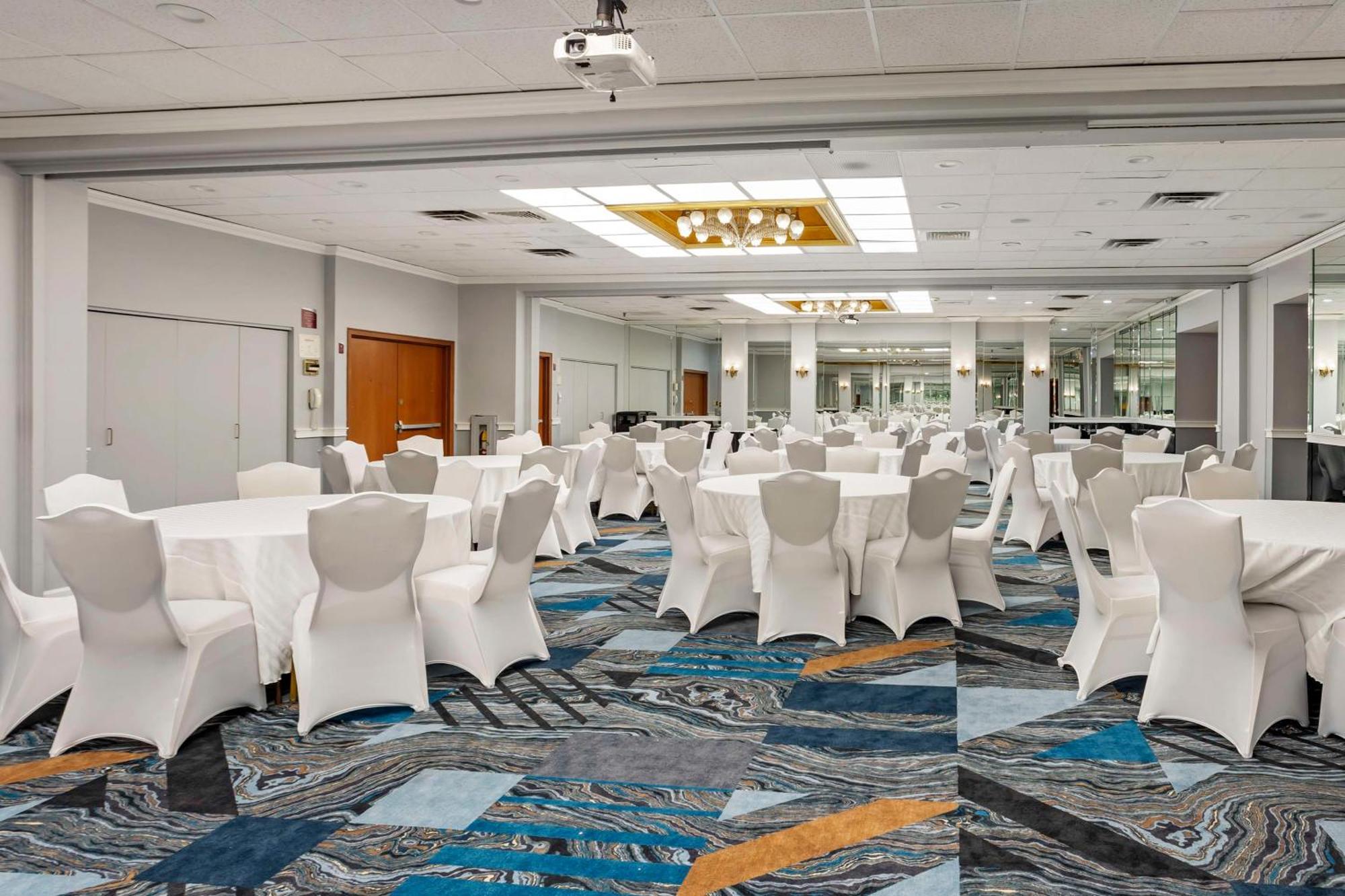 Best Western Rutgers University Hotel Ист Брънсуик Екстериор снимка